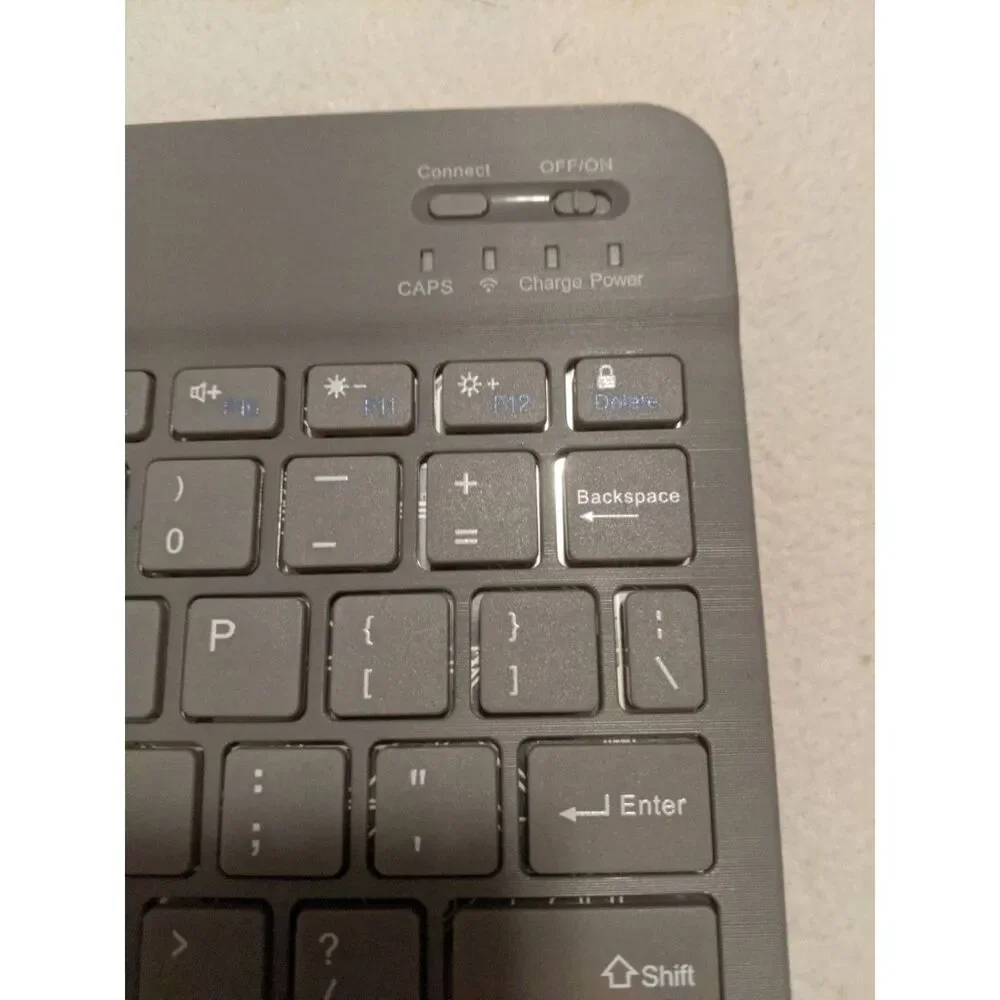 Ultra Slim Portable Bluetooth Wireless Keyboard Universal iPad Tablet Space Gray